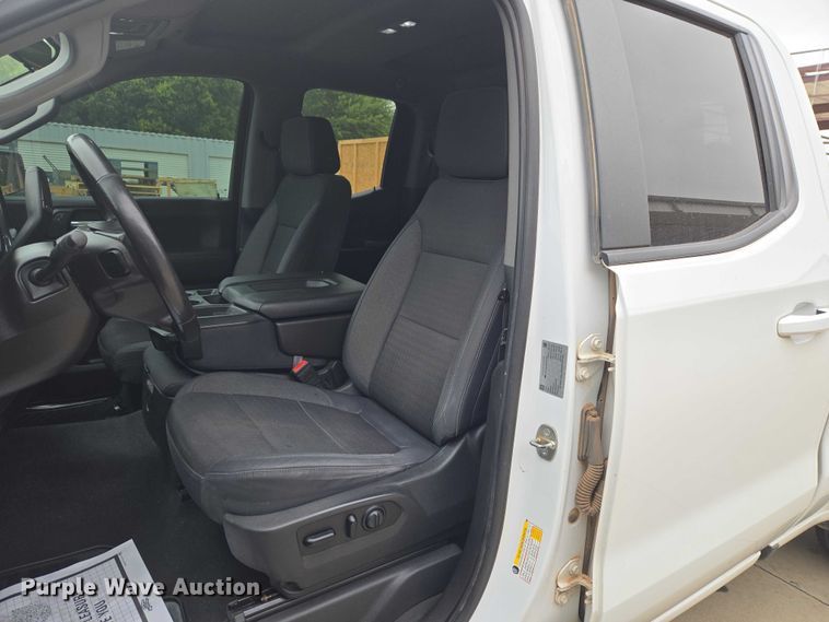 image for item EW0088 2019 Chevrolet Silverado 1500 Crew Cab pickup truck