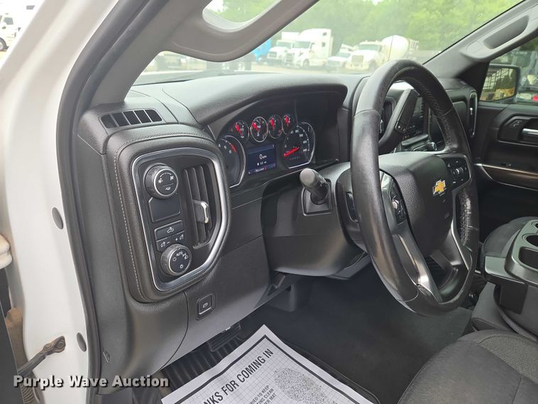 image for item EW0088 2019 Chevrolet Silverado 1500 Crew Cab pickup truck