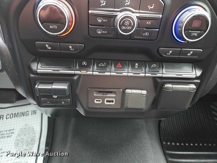 image for item EW0088 2019 Chevrolet Silverado 1500 Crew Cab pickup truck