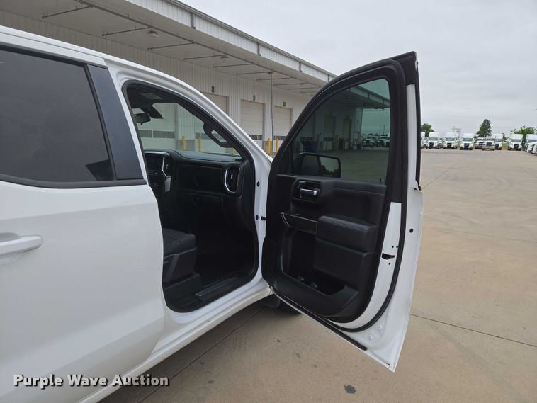 image for item EW0088 2019 Chevrolet Silverado 1500 Crew Cab pickup truck