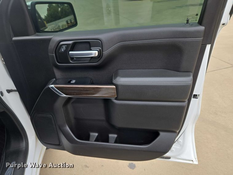 image for item EW0088 2019 Chevrolet Silverado 1500 Crew Cab pickup truck