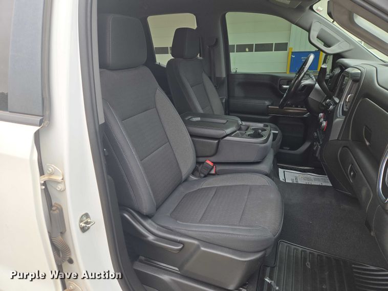 image for item EW0088 2019 Chevrolet Silverado 1500 Crew Cab pickup truck