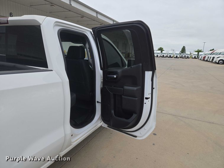 image for item EW0088 2019 Chevrolet Silverado 1500 Crew Cab pickup truck
