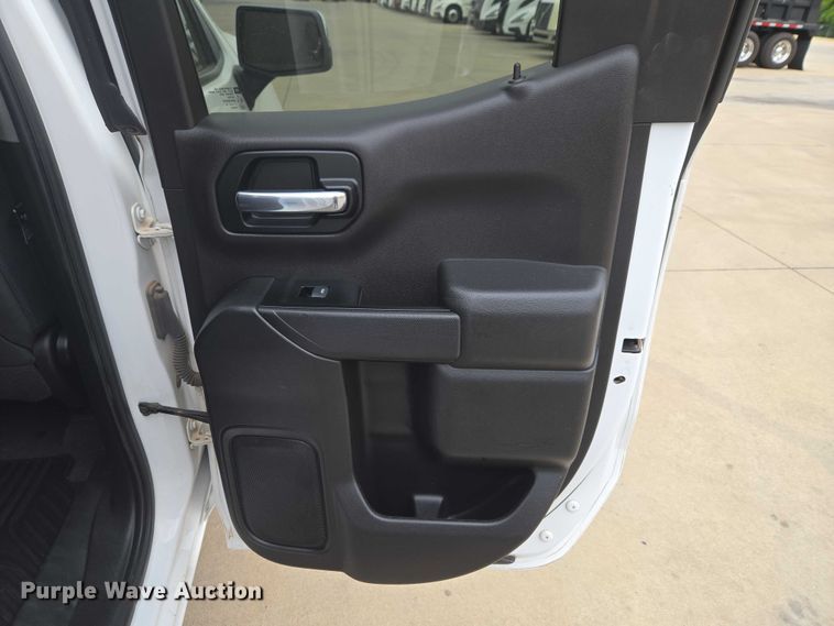 image for item EW0088 2019 Chevrolet Silverado 1500 Crew Cab pickup truck
