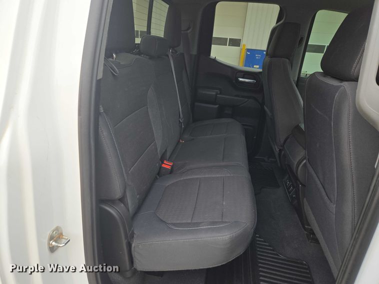 image for item EW0088 2019 Chevrolet Silverado 1500 Crew Cab pickup truck