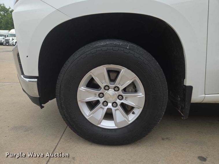 image for item EW0088 2019 Chevrolet Silverado 1500 Crew Cab pickup truck