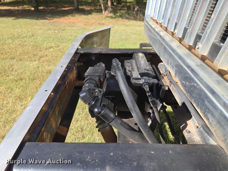 image for item EW0121 2012 International 7400 hook lift truck