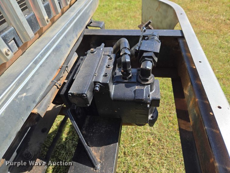image for item EW0121 2012 International 7400 hook lift truck