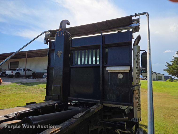 image for item EW0121 2012 International 7400 hook lift truck