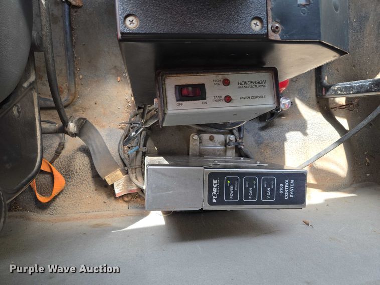 image for item EW0121 2012 International 7400 hook lift truck