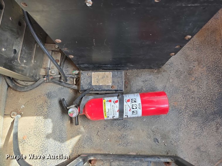 image for item EW0121 2012 International 7400 hook lift truck