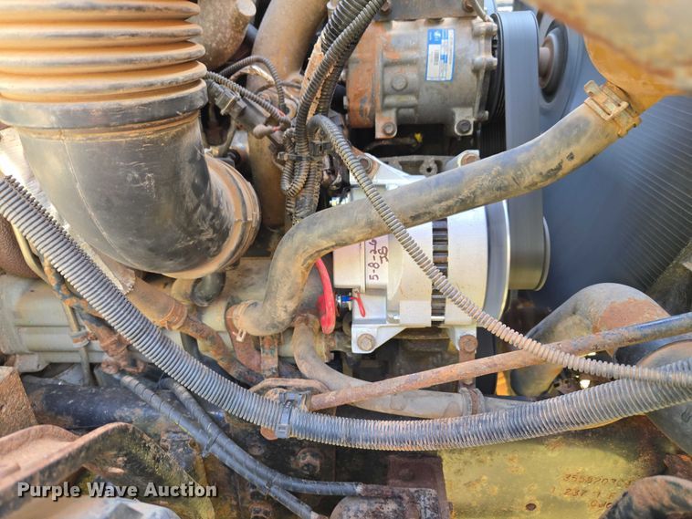 image for item EW0121 2012 International 7400 hook lift truck
