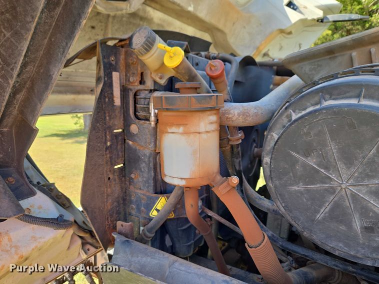 image for item EW0121 2012 International 7400 hook lift truck