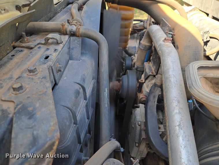image for item EW0121 2012 International 7400 hook lift truck
