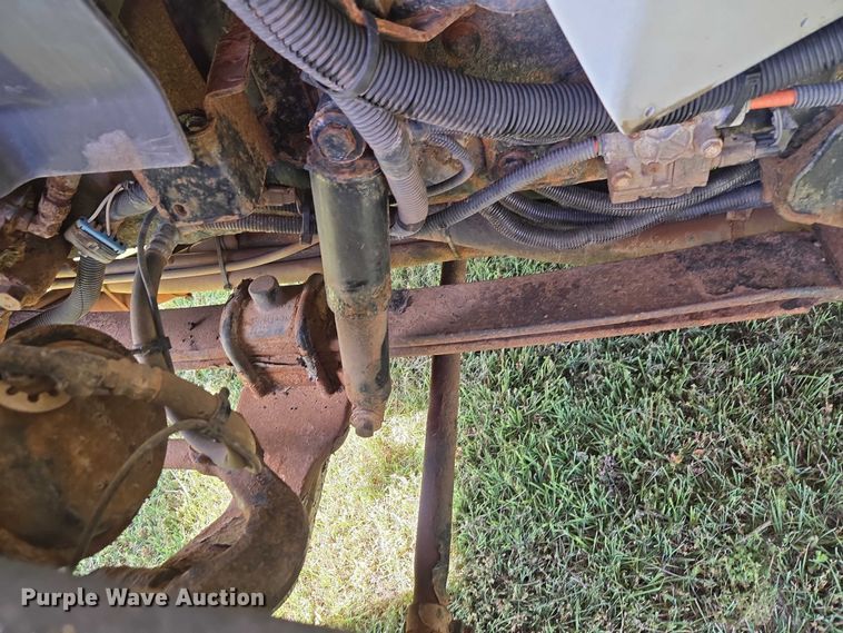 image for item EW0121 2012 International 7400 hook lift truck