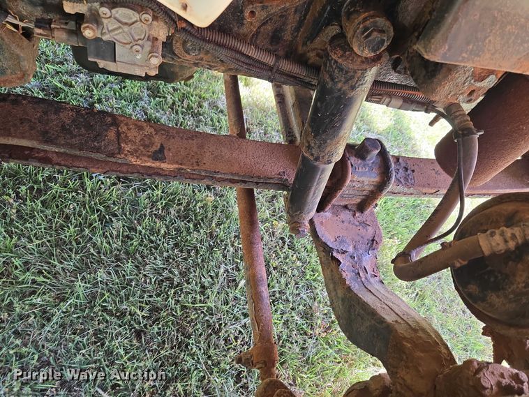 image for item EW0121 2012 International 7400 hook lift truck