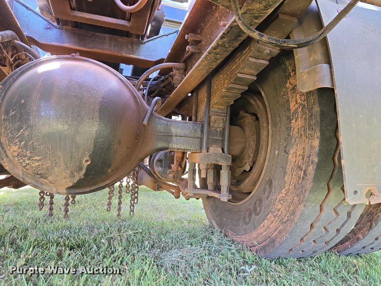 image for item EW0121 2012 International 7400 hook lift truck