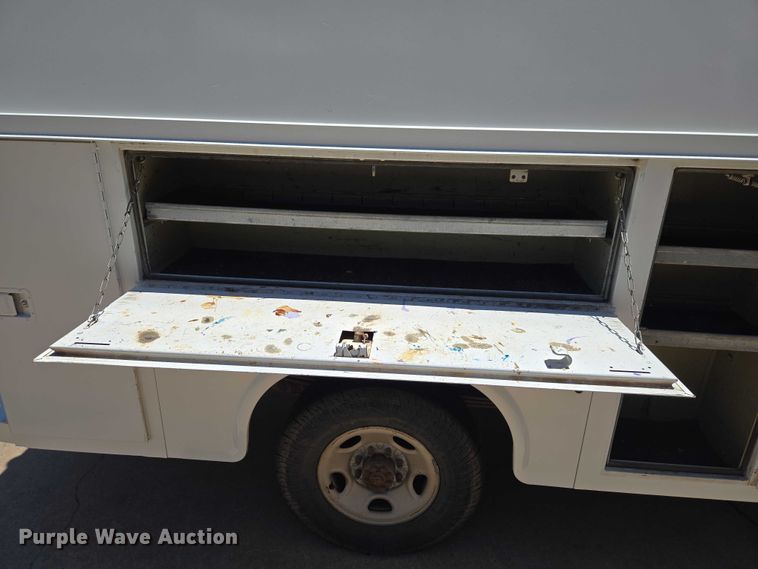 image for item EW0140 2003 Chevrolet Express utility van