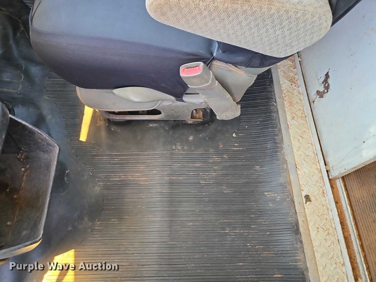 image for item EW0140 2003 Chevrolet Express utility van