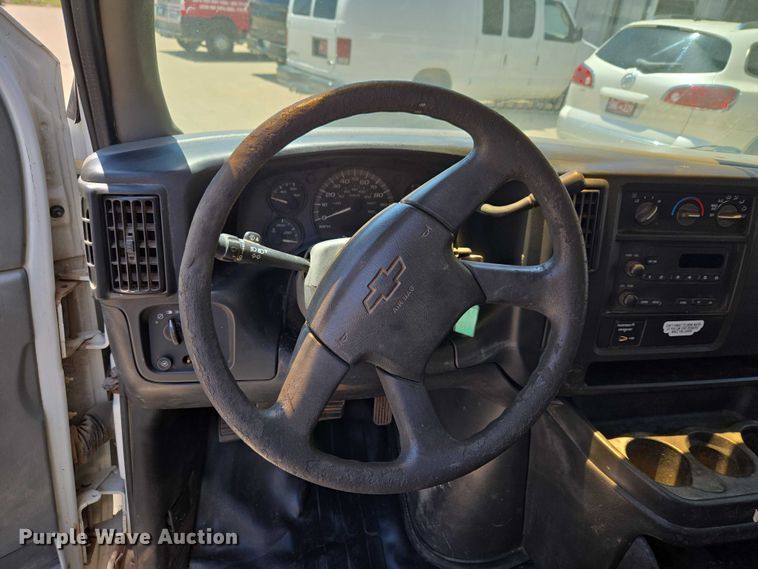 image for item EW0140 2003 Chevrolet Express utility van