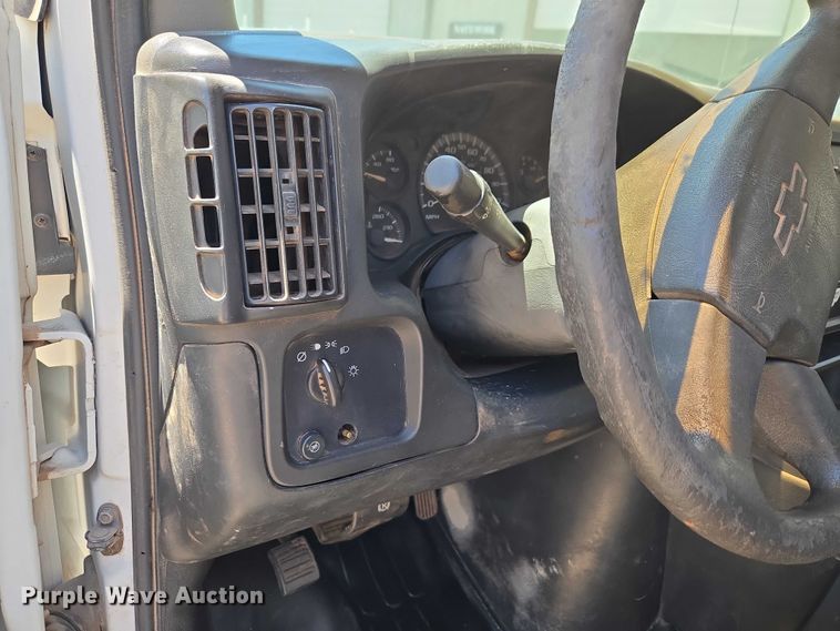 image for item EW0140 2003 Chevrolet Express utility van