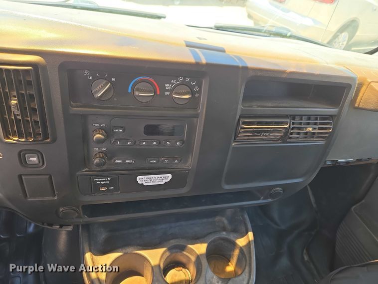 image for item EW0140 2003 Chevrolet Express utility van