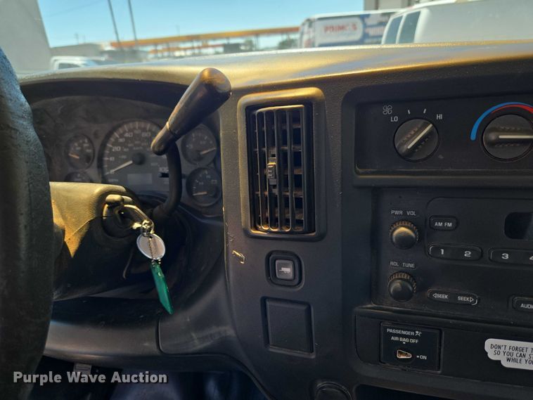 image for item EW0140 2003 Chevrolet Express utility van