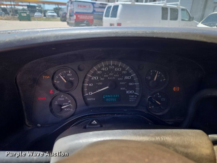 image for item EW0140 2003 Chevrolet Express utility van