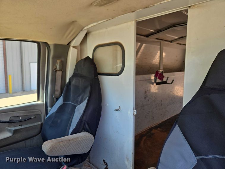 image for item EW0140 2003 Chevrolet Express utility van