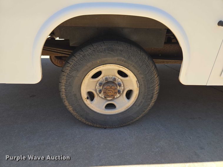 image for item EW0140 2003 Chevrolet Express utility van