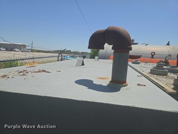 image for item EW0153 Oil tank