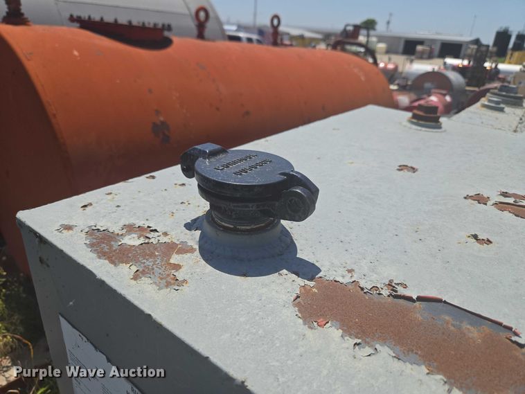 image for item EW0153 Oil tank