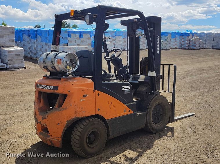image for item EW1003 2019 Doosan G25-7 forklift