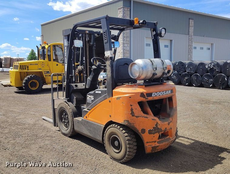 image for item EW1003 2019 Doosan G25-7 forklift