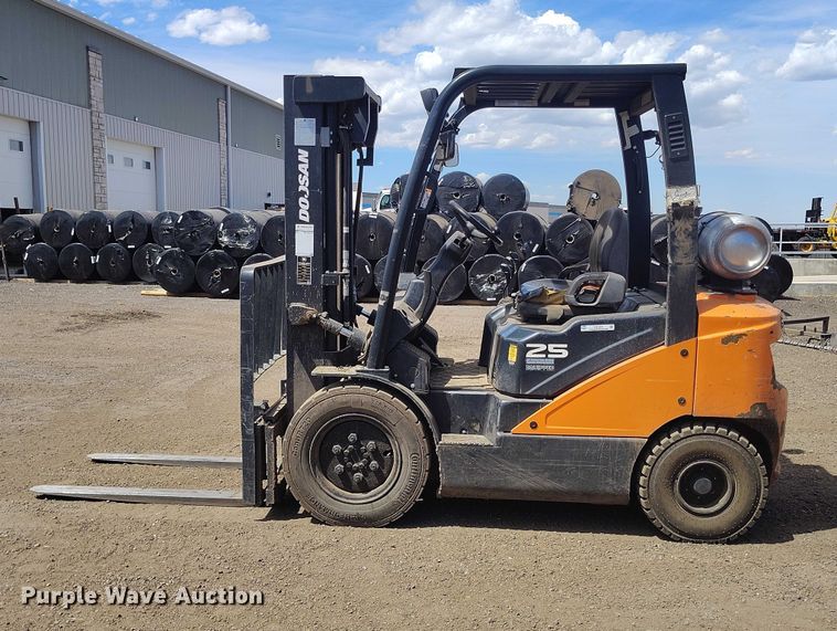 image for item EW1003 2019 Doosan G25-7 forklift