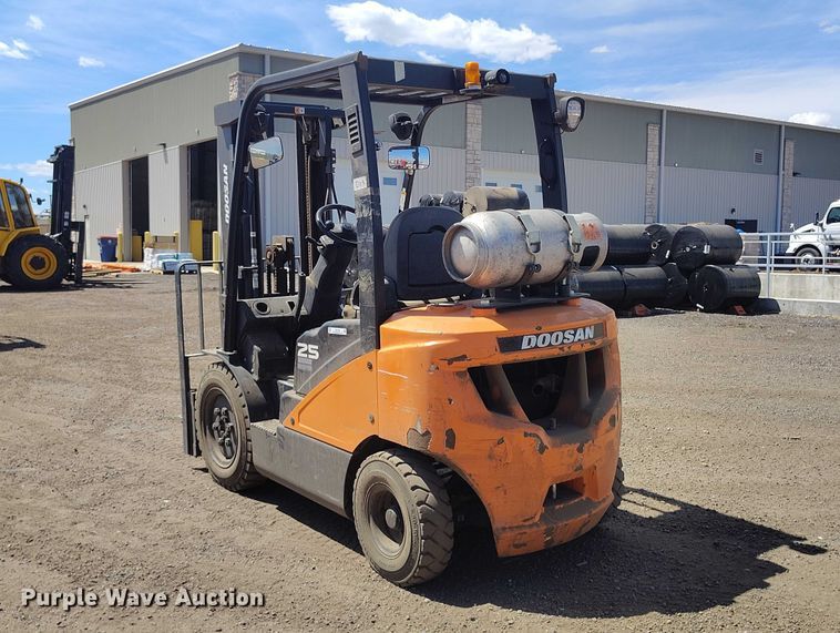image for item EW1004 2019 Doosan G25-7 forklift