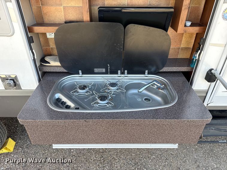 image for item EW4582 2011 Mesa Ridge MR243F camper