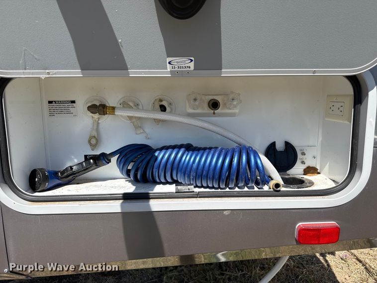 image for item EW4582 2011 Mesa Ridge MR243F camper