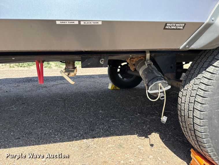 image for item EW4582 2011 Mesa Ridge MR243F camper