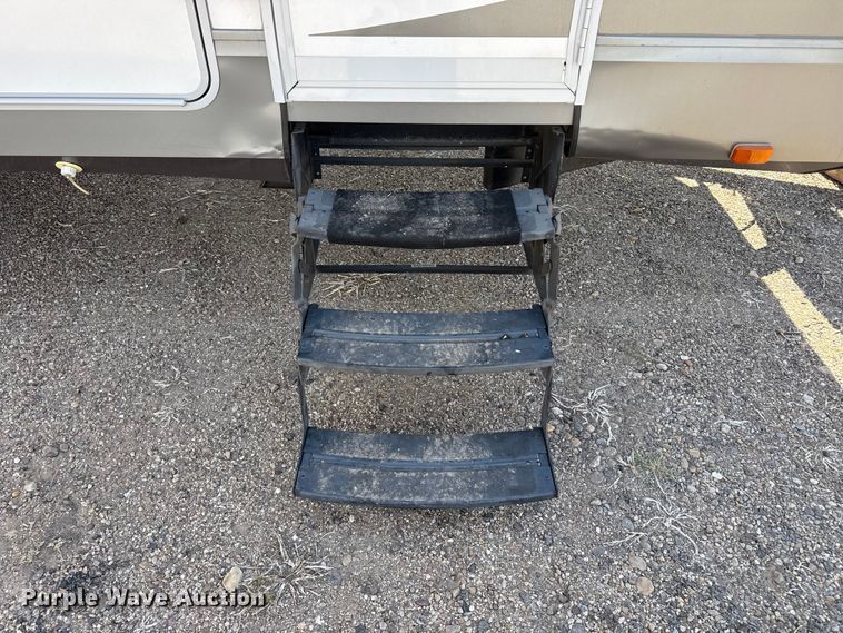 image for item EW4582 2011 Mesa Ridge MR243F camper