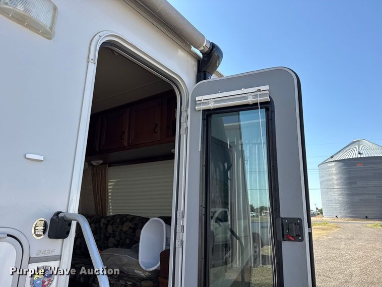 image for item EW4582 2011 Mesa Ridge MR243F camper