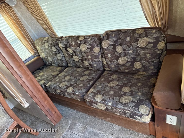 image for item EW4582 2011 Mesa Ridge MR243F camper