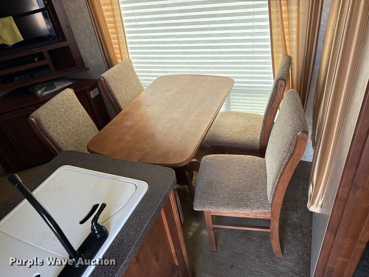 image for item EW4582 2011 Mesa Ridge MR243F camper