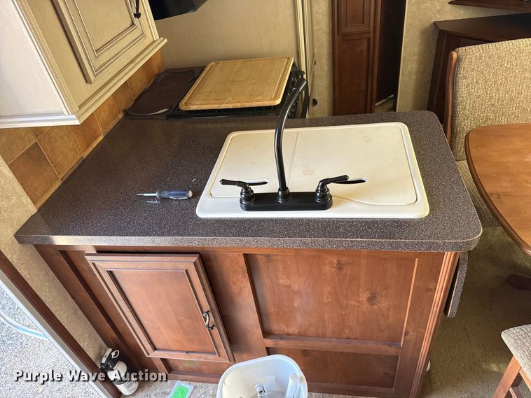 image for item EW4582 2011 Mesa Ridge MR243F camper