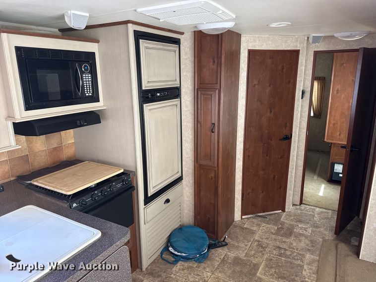 image for item EW4582 2011 Mesa Ridge MR243F camper
