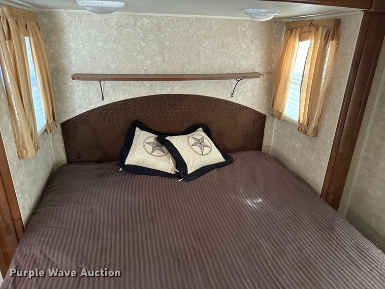 image for item EW4582 2011 Mesa Ridge MR243F camper