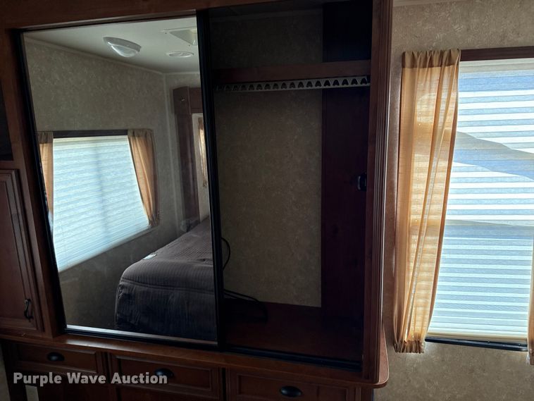 image for item EW4582 2011 Mesa Ridge MR243F camper