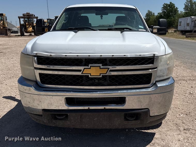 image for item EW4586 2013 Chevrolet Silverado 2500HD Crew Cab pickup truck