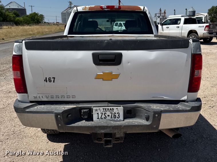 image for item EW4586 2013 Chevrolet Silverado 2500HD Crew Cab pickup truck