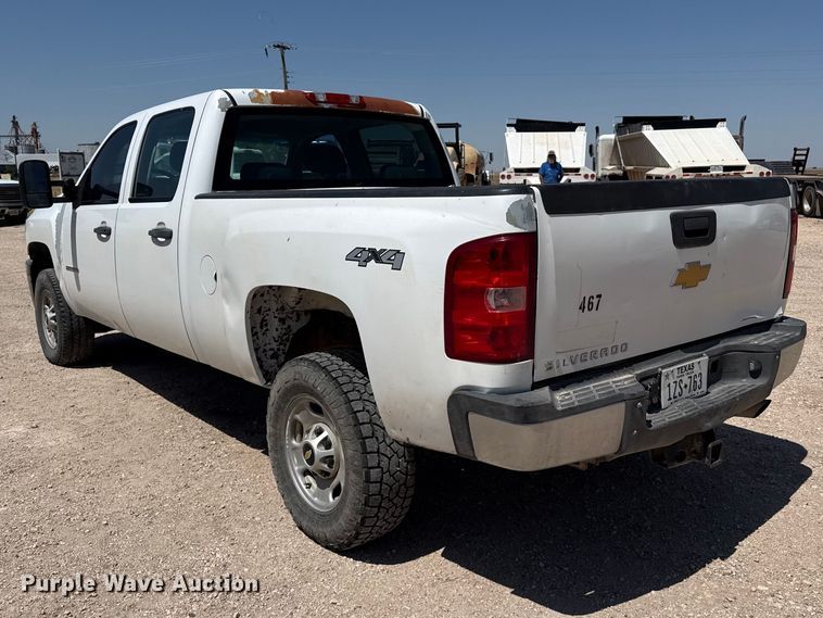 image for item EW4586 2013 Chevrolet Silverado 2500HD Crew Cab pickup truck